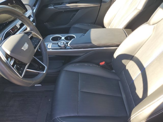 Certified 2024 Cadillac Lyriq Luxury AWD/4WD image 11