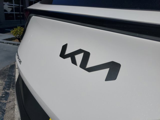 Used 2024 Kia Sportage EX image 10