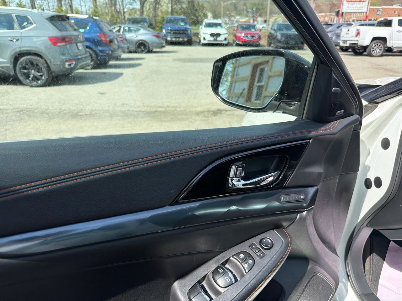 Used 2021 Nissan Maxima SR w/ Sport Mat Group FWD image 16