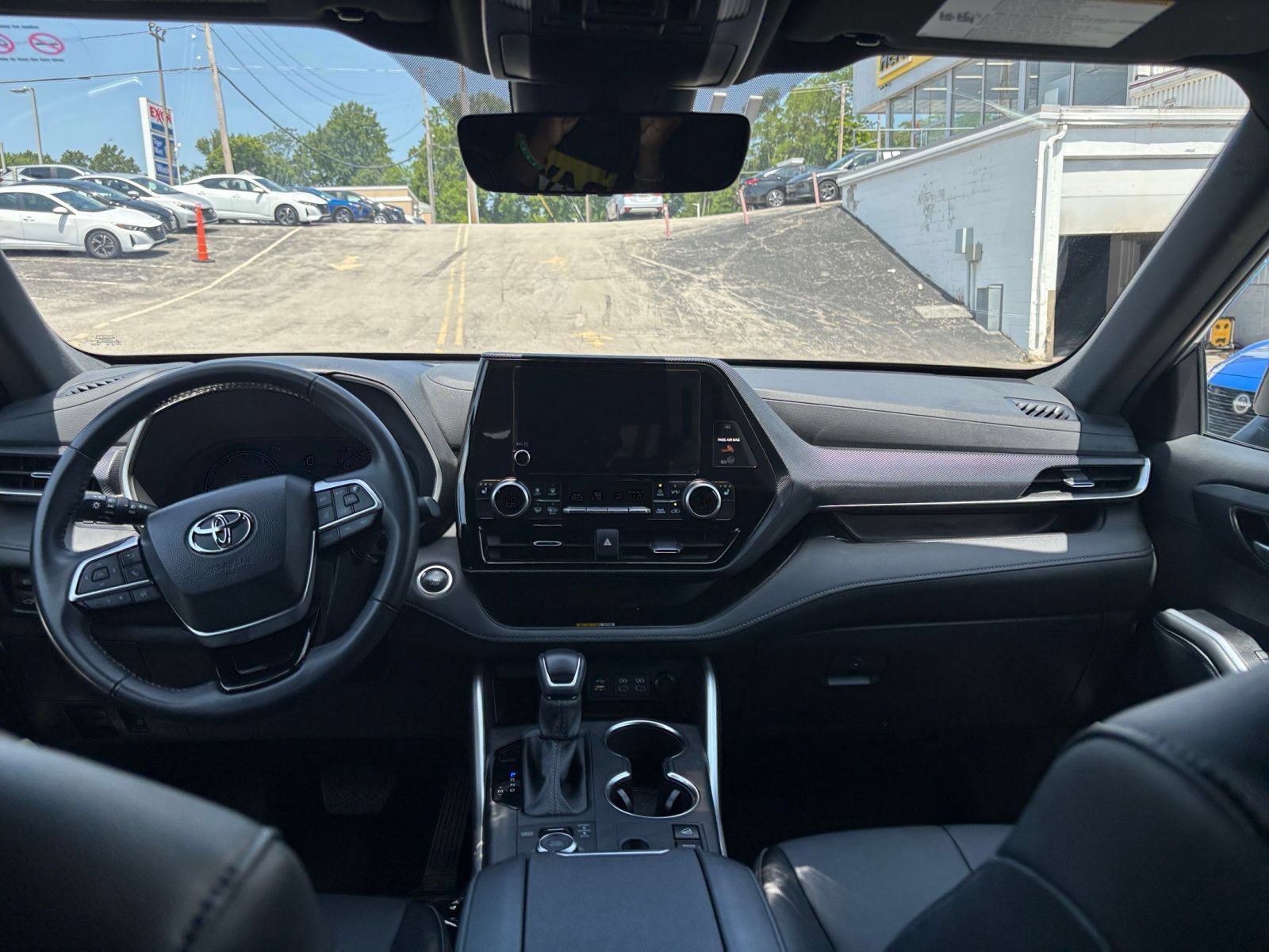 Used 2025 Toyota Highlander XSE AWD/4WD image 35
