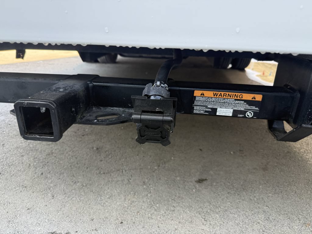Used 2022 Ford E-450 and Econoline 450 Super Duty w/ Motorhome Prep Package RWD image 11