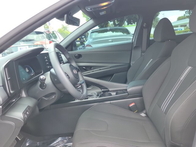New 2026 Hyundai Elantra SEL Sport FWD image 11