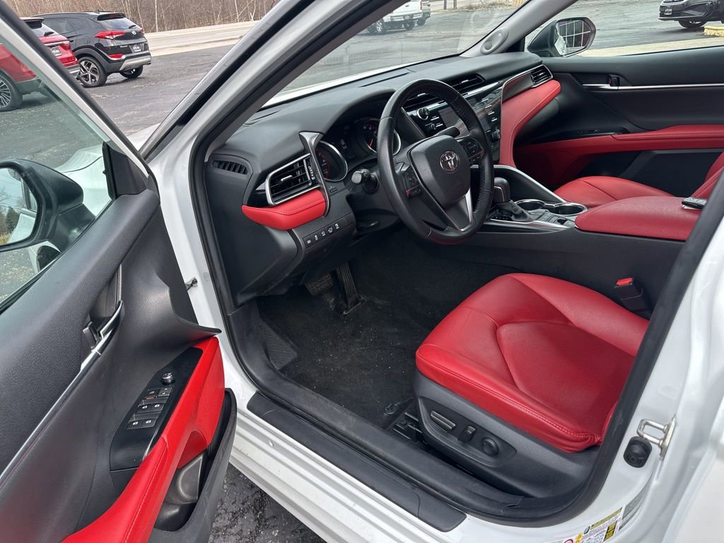Used 2019 Toyota Camry XSE image 12