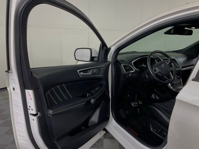 Used 2019 Ford Edge ST w/ Cold Weather Package AWD/4WD image 25