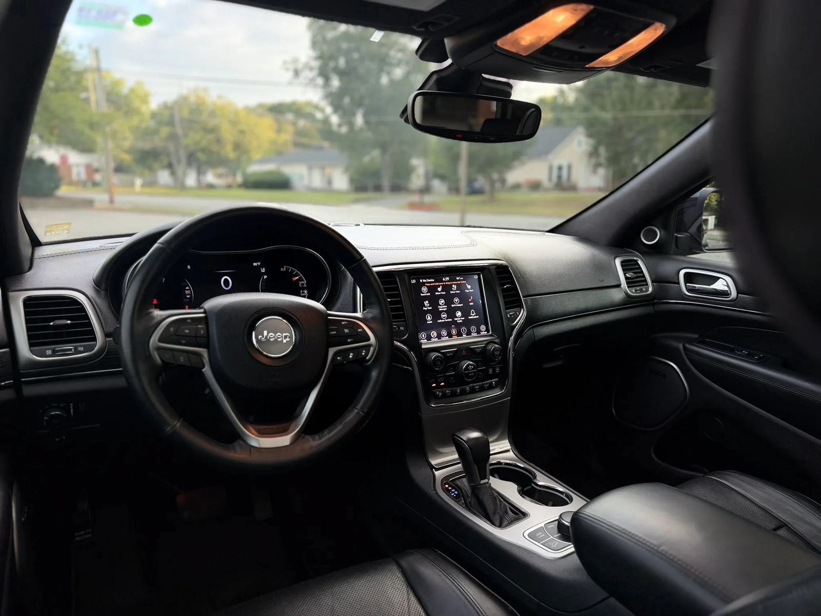Used 2018 Jeep Grand Cherokee High Altitude AWD/4WD image 10