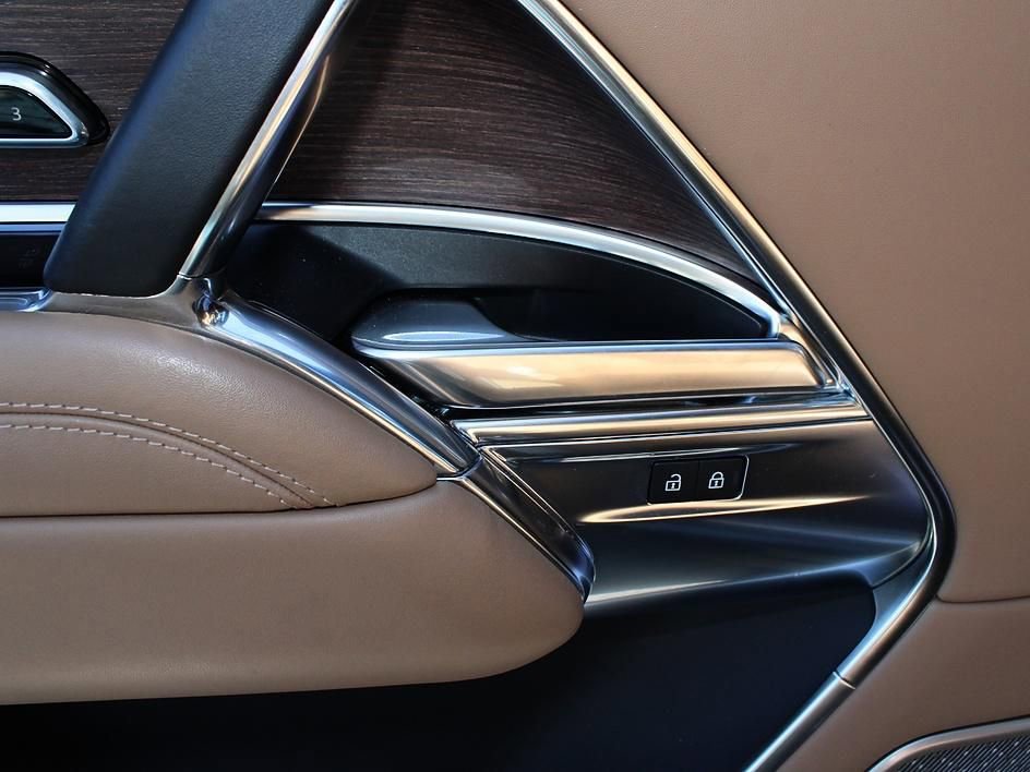 Used 2023 Land Rover Range Rover Long Wheelbase Autobiography image 31