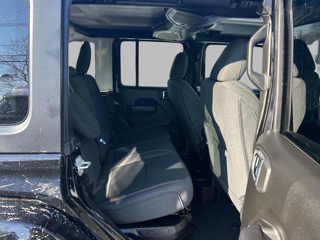 Used 2024 Jeep Wrangler Unlimited w/ Convenience Group image 15