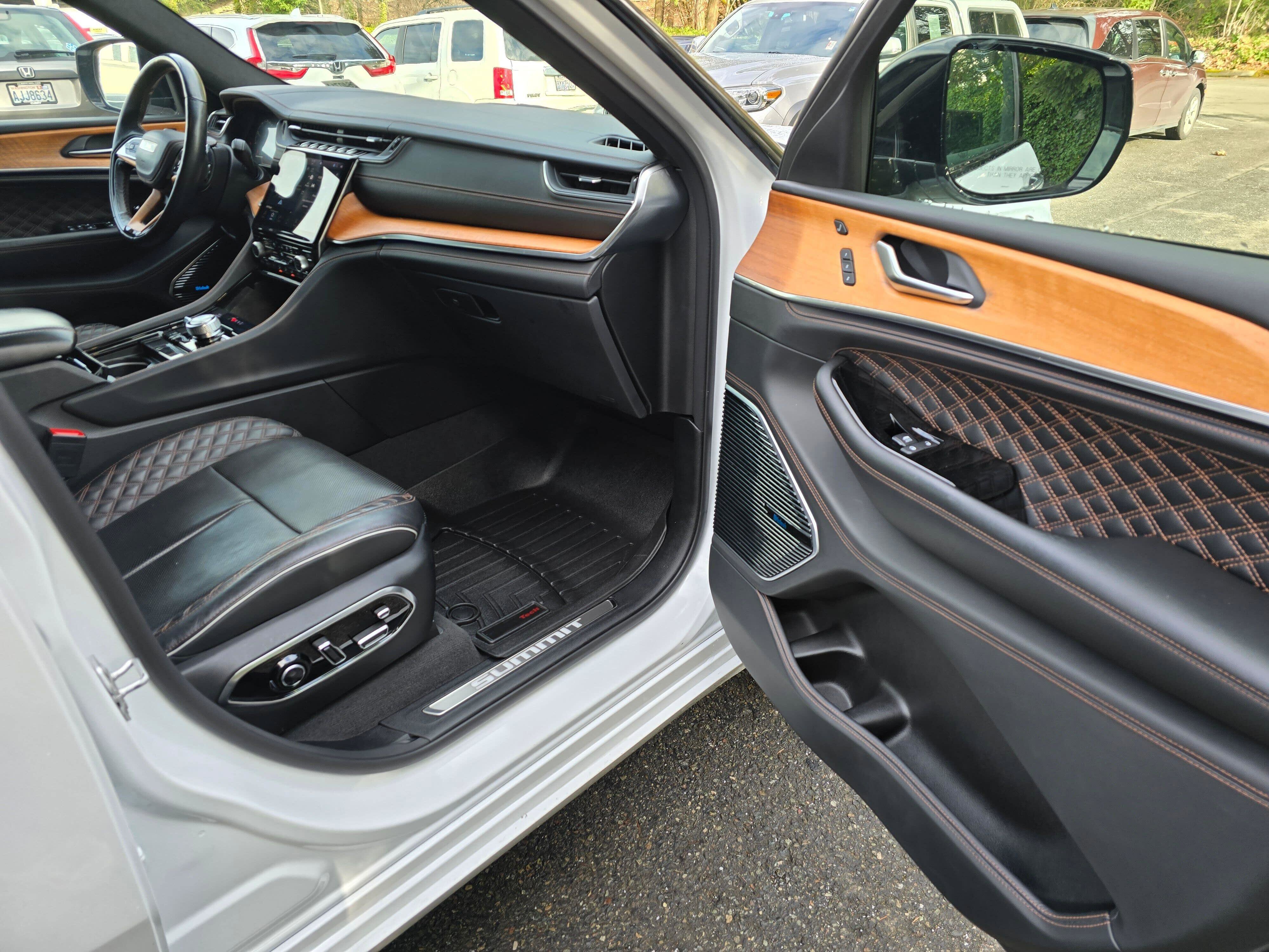 Used 2021 Jeep Grand Cherokee L Summit image 12