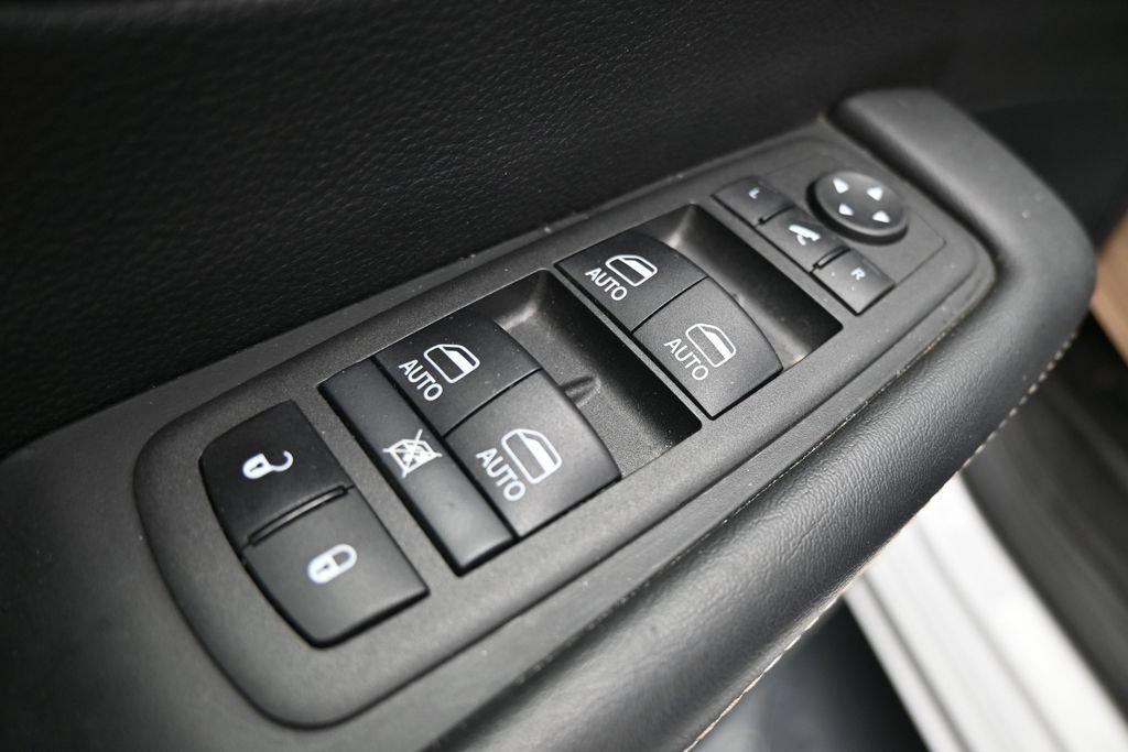 Used 2024 Chrysler Pacifica Limited w/ Uconnect Theater Family Group AWD/4WD image 11