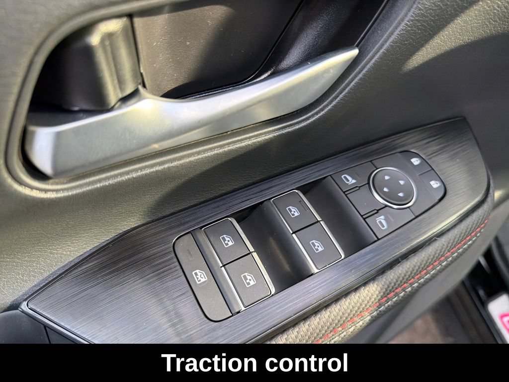 Used 2026 Nissan Kicks SR w/ SR Premium Package FWD image 14