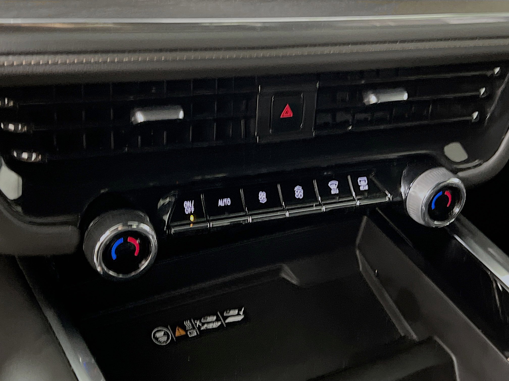 Used 2025 Chevrolet Suburban High Country image 26