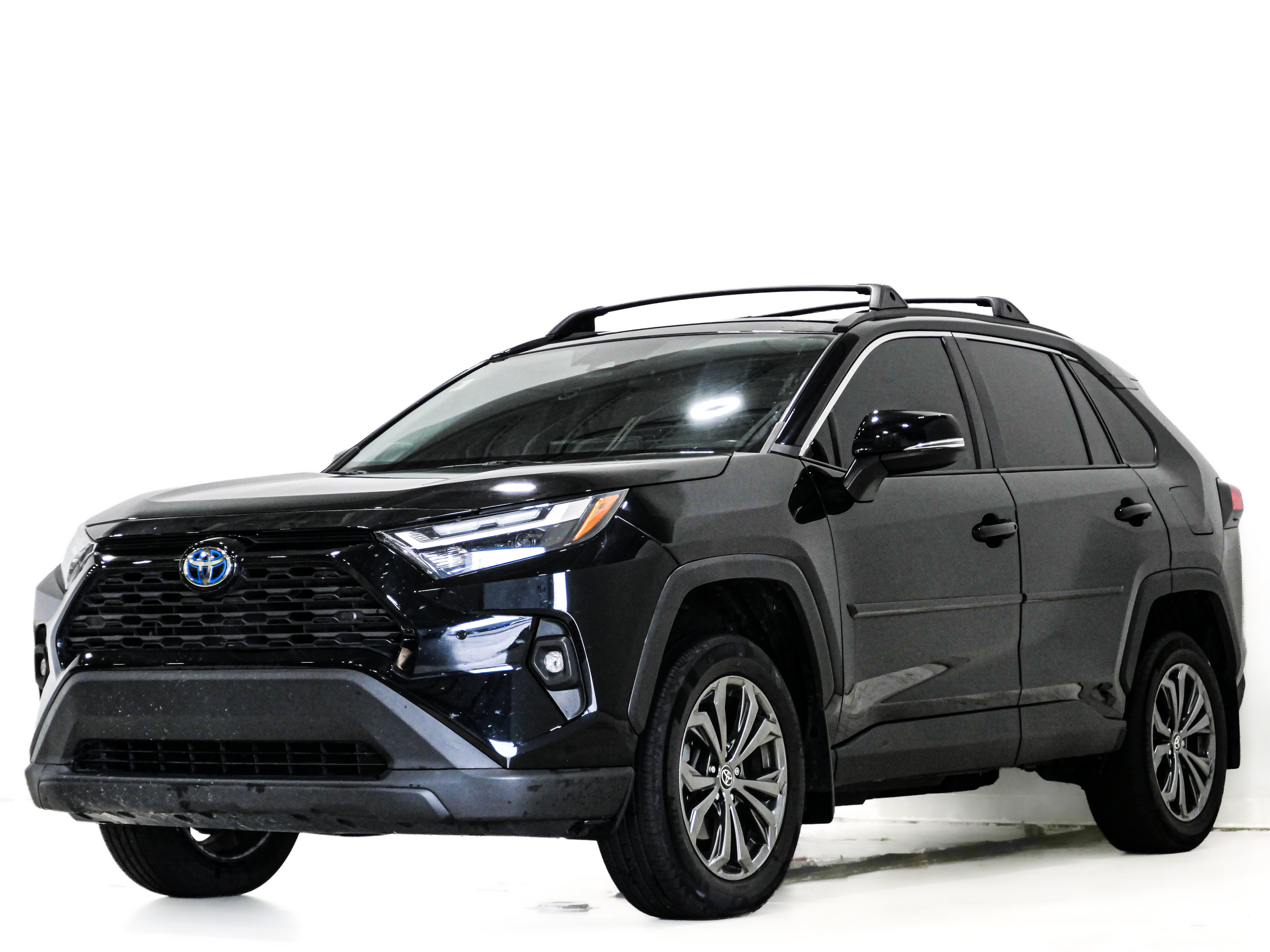 Used 2023 Toyota RAV4 XLE Premium AWD/4WD image 3