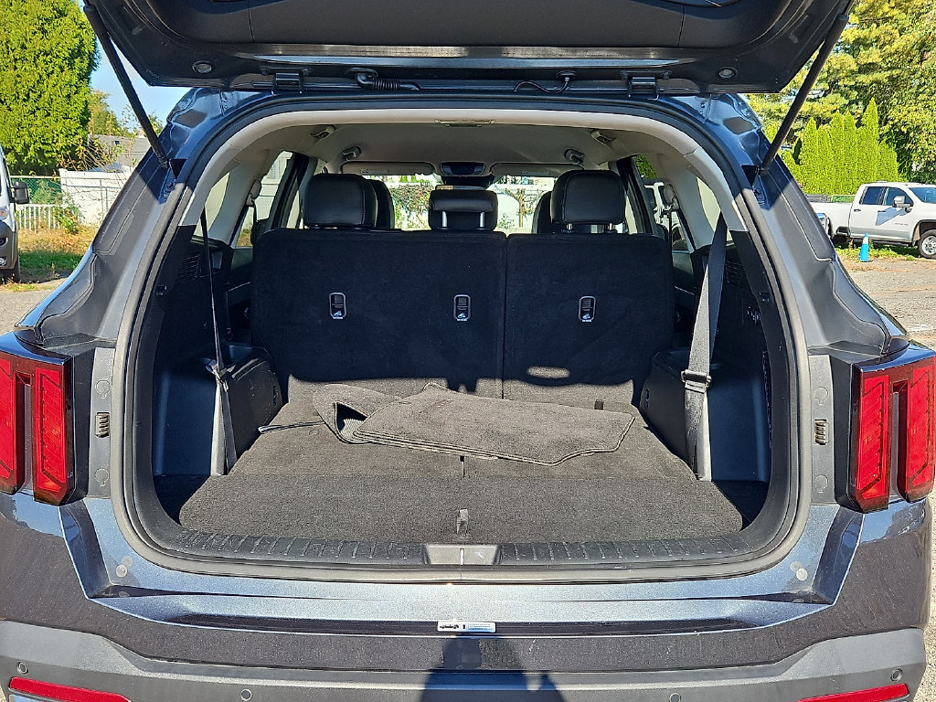 Certified 2024 Kia Sorento S FWD image 33