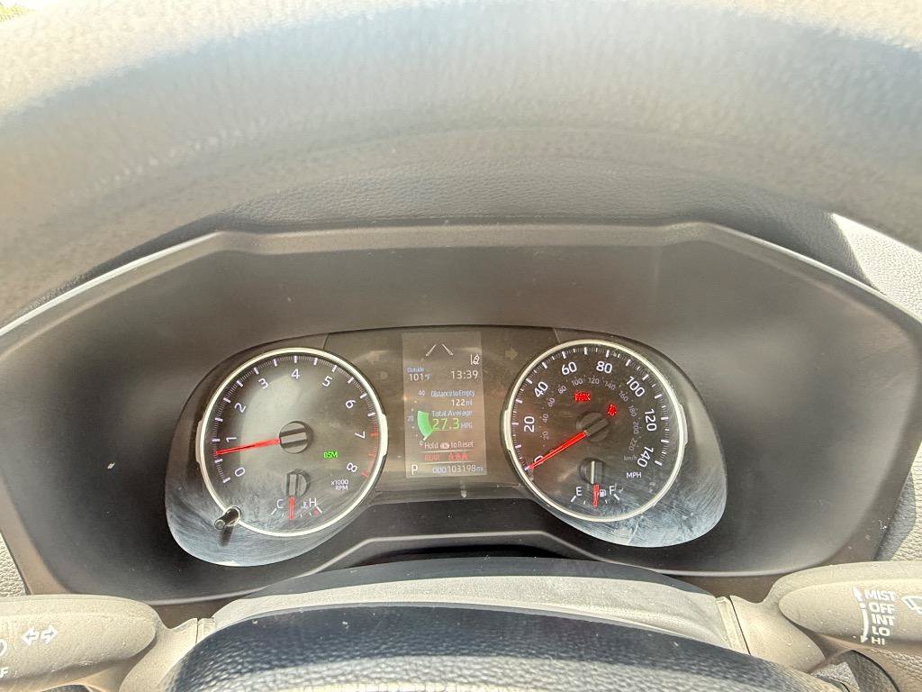 Used 2020 Toyota RAV4 XLE FWD image 10