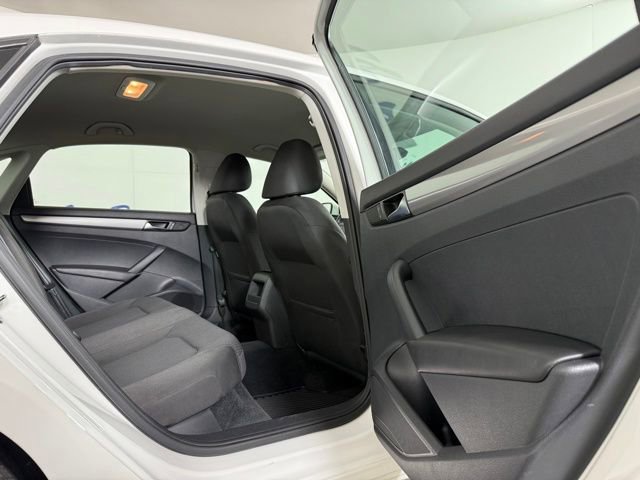 Used 2012 Volkswagen Passat 2.5 S image 19