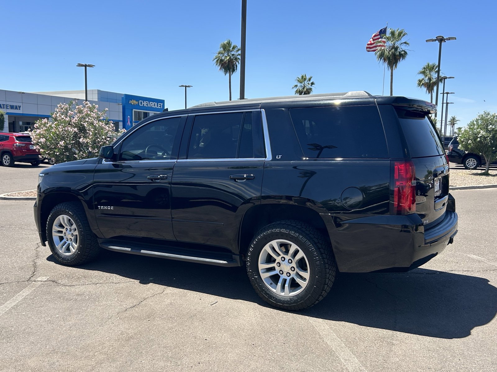 Certified 2020 Chevrolet Tahoe LT w/ Luxury Package AWD/4WD image 3