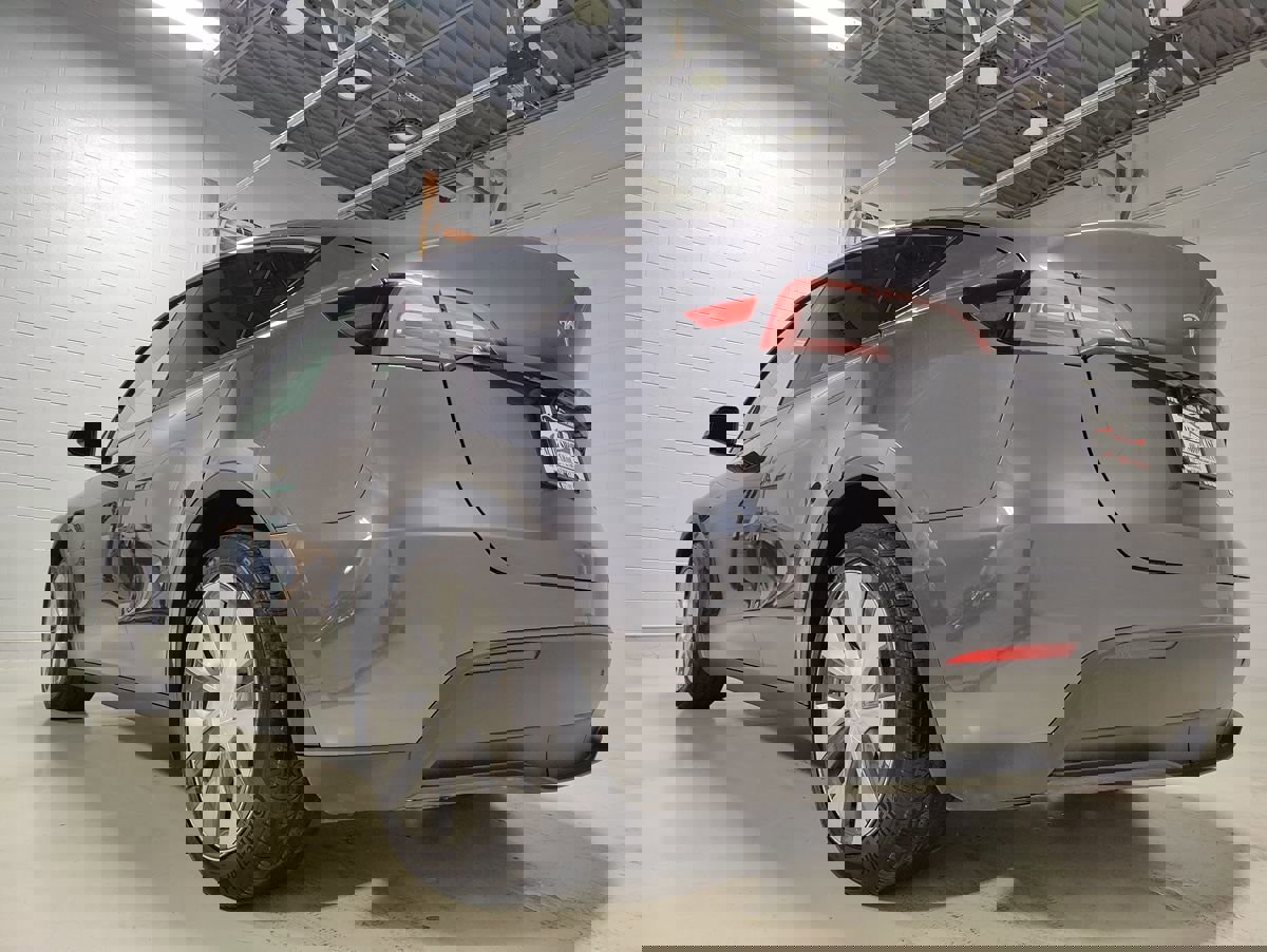 Used 2023 Tesla Model Y Long Range image 20