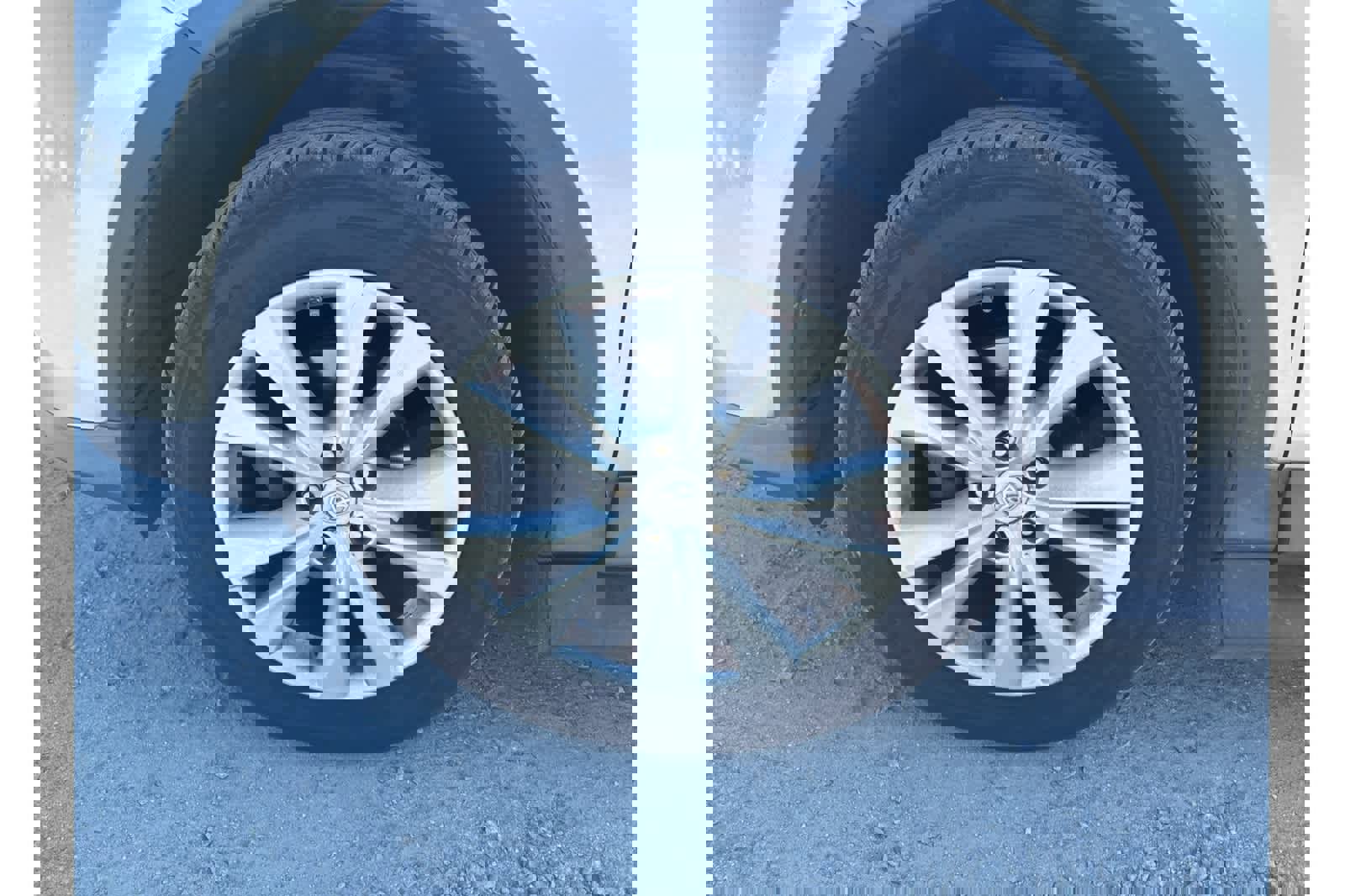 Used 2015 Toyota RAV4 Limited w/ Technology Package image 24