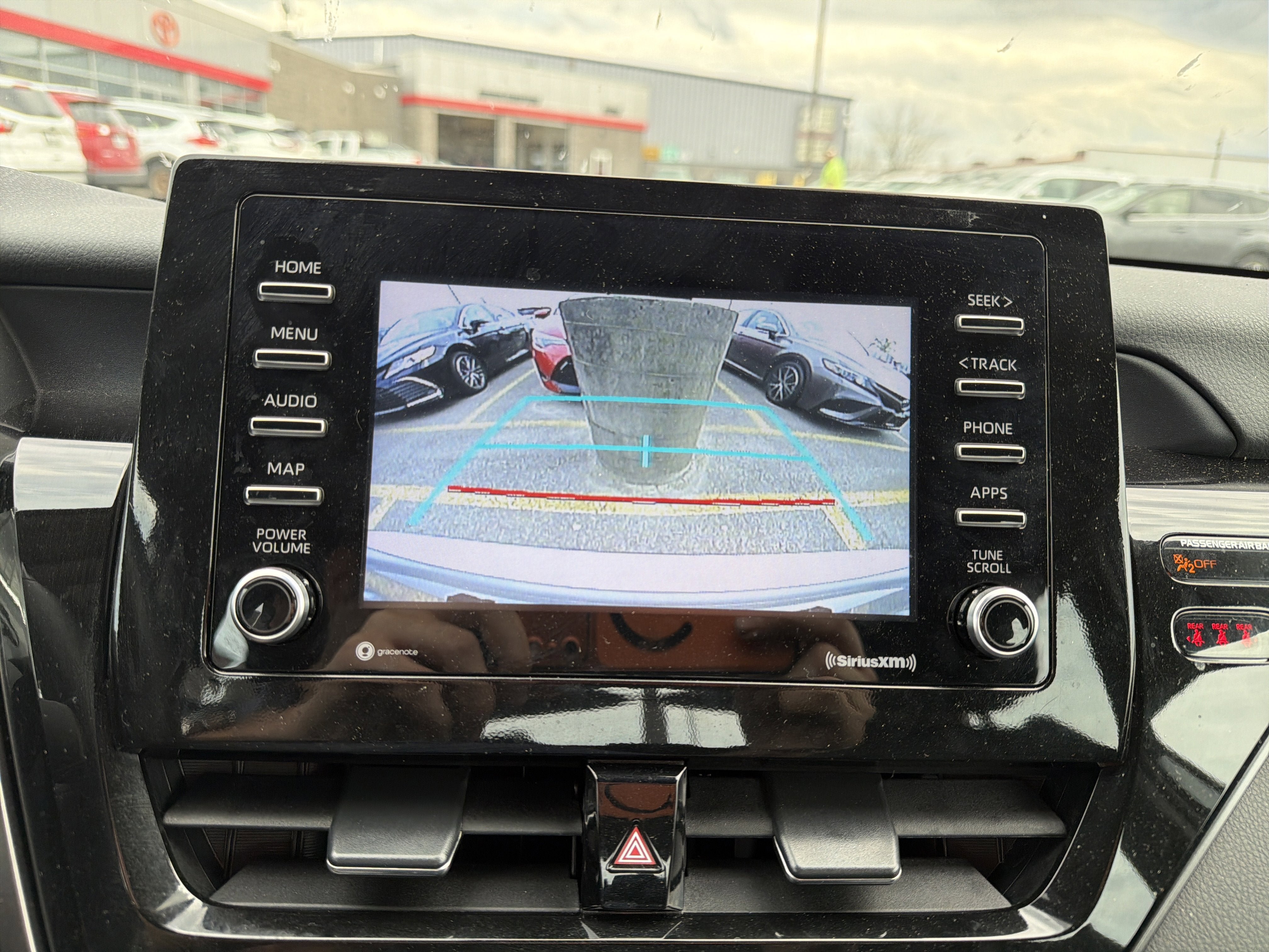 Used 2024 Toyota Camry SE AWD/4WD image 18