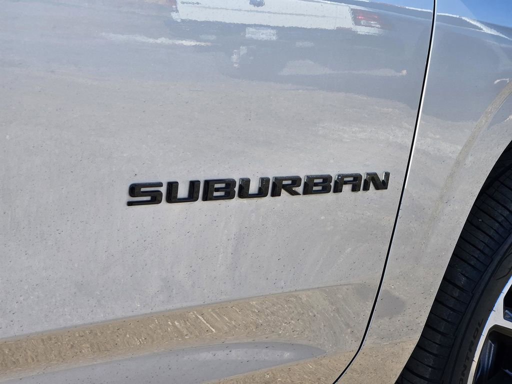 Used 2023 Chevrolet Suburban RST w/ Sport Performance Package image 35