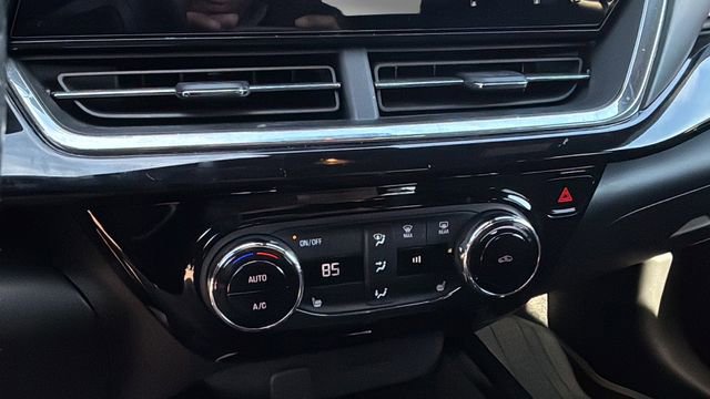 Certified 2024 Chevrolet Trax RS w/ Driver Confidence Package image 22