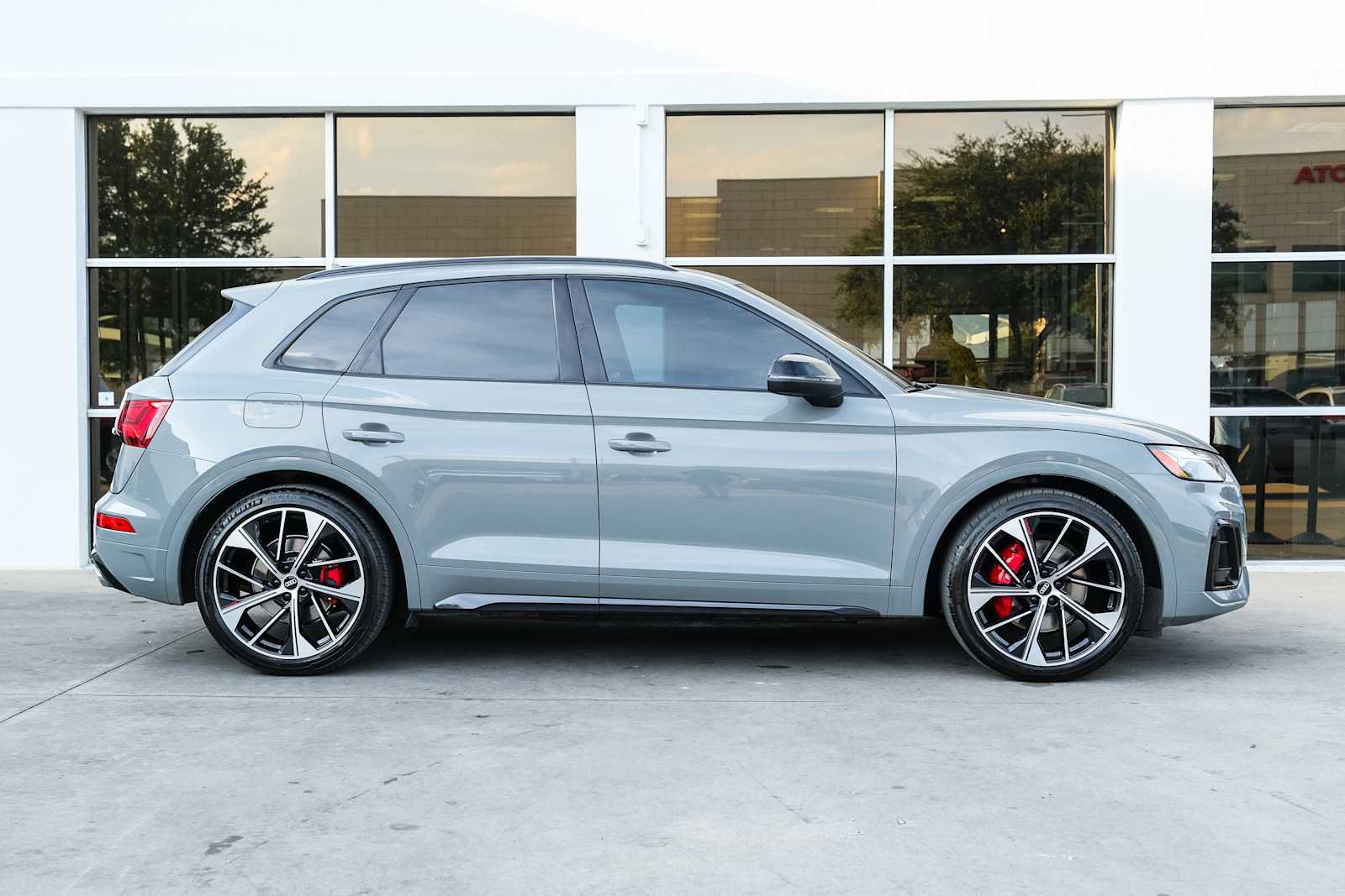 Used 2021 Audi SQ5 Premium Plus w/ Premium Plus Package AWD/4WD image 7