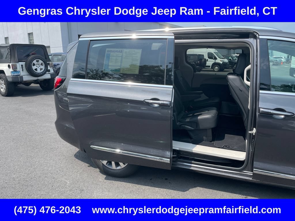 Used 2020 Chrysler Pacifica Touring-L Plus FWD image 23