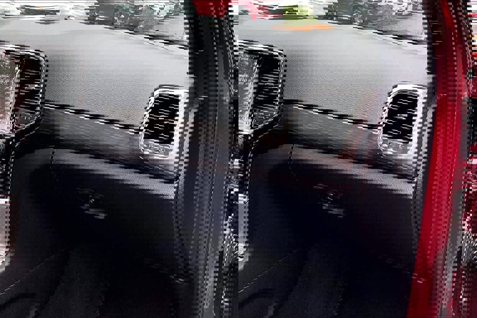 Used 2022 Jeep Grand Cherokee Laredo X image 18