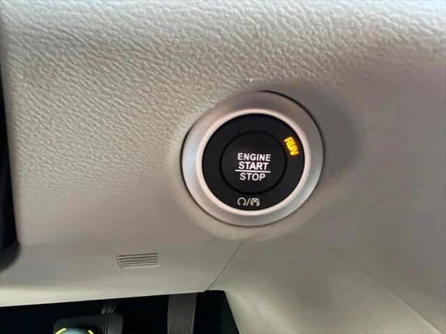 Certified 2023 Chrysler Pacifica Touring-L FWD image 55