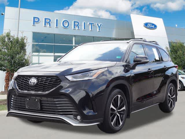 Used 2021 Toyota Highlander XSE FWD video 1