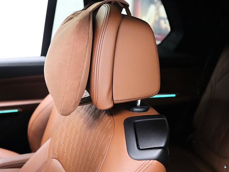 Used 2022 BMW X7 M50i AWD/4WD image 28