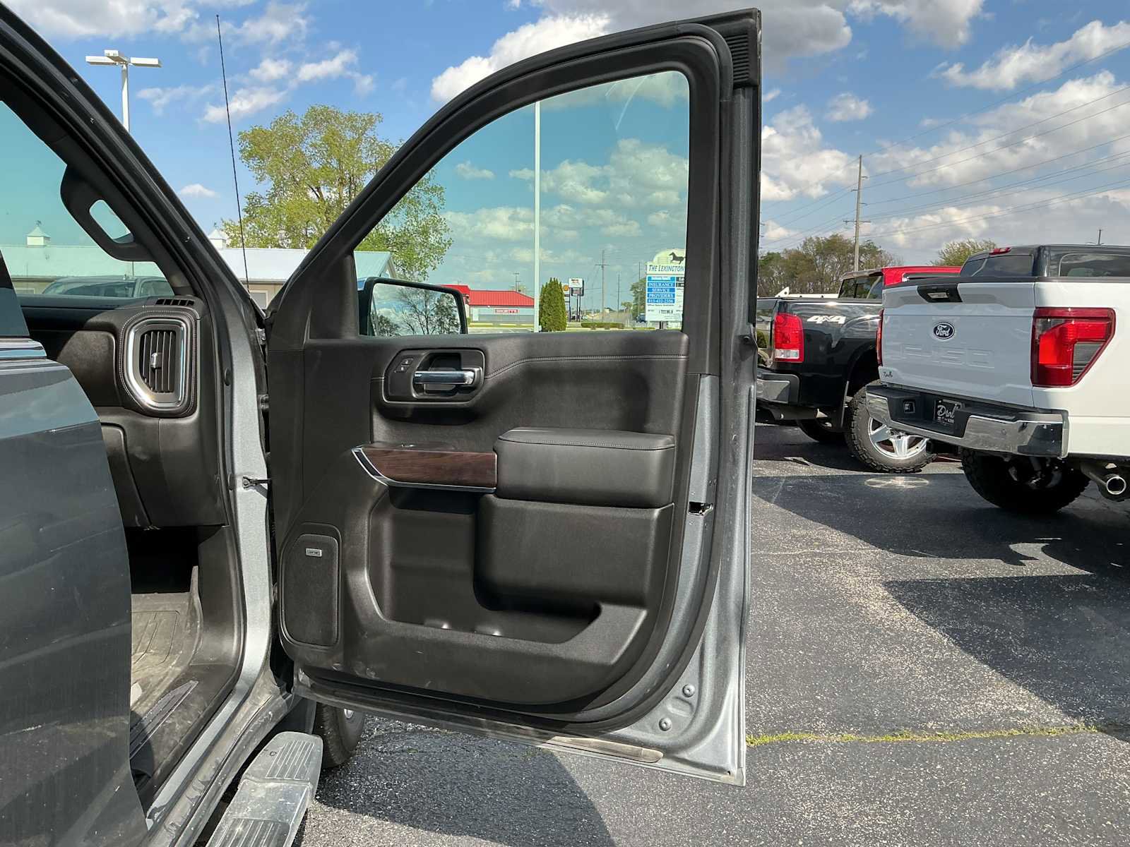 Used 2020 GMC Sierra 1500 SLT w/ SLT Premium Plus Package AWD/4WD image 19
