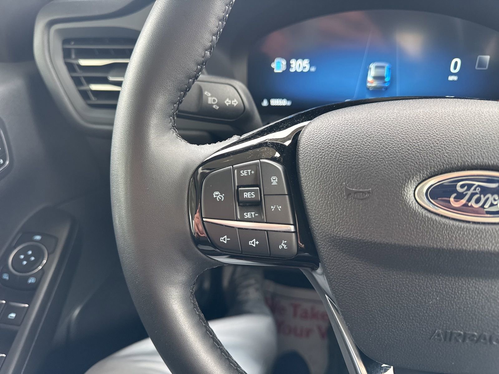 Certified 2024 Ford Escape Platinum w/ Premium Technology Package image 30