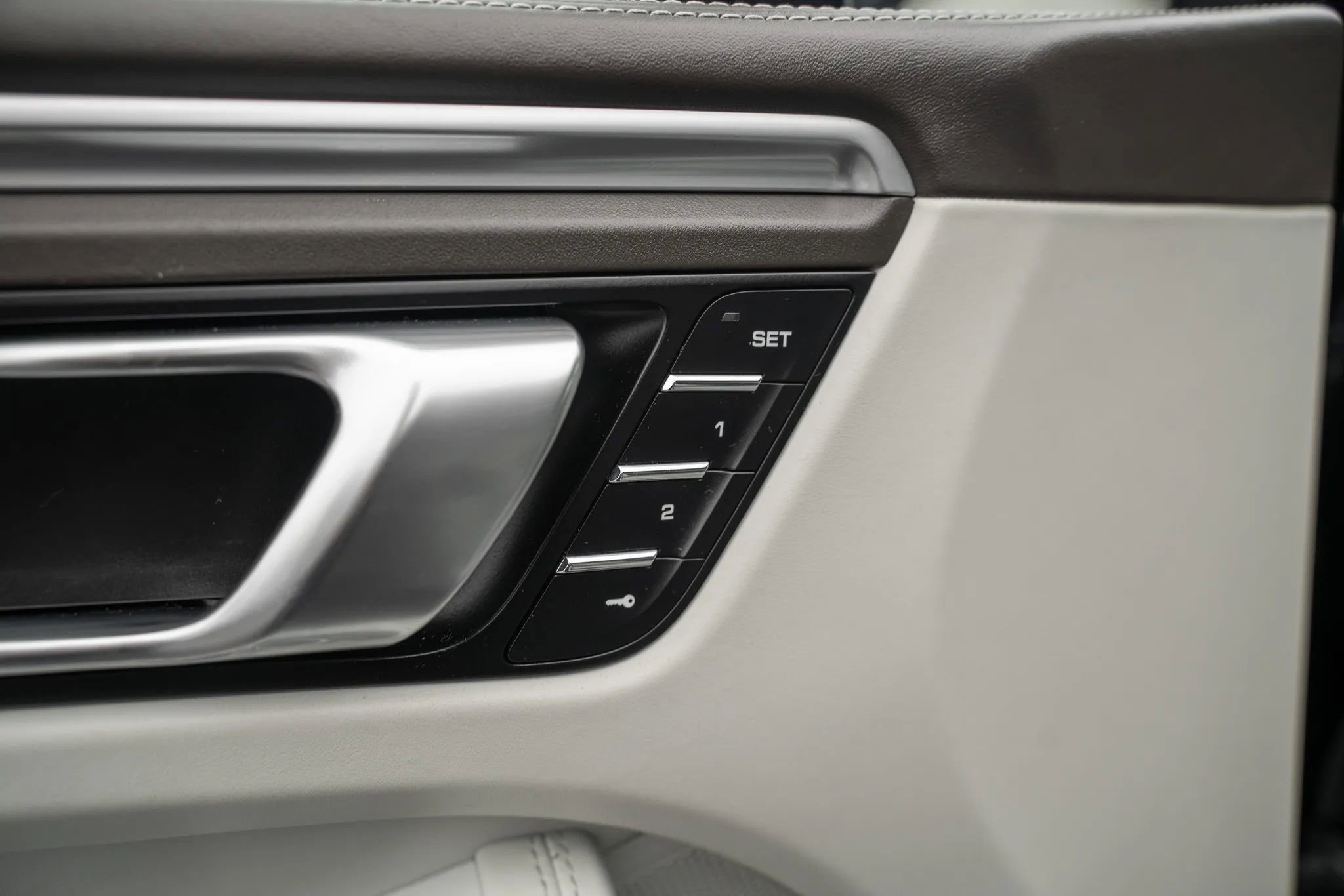 Used 2018 Porsche Macan Turbo image 20