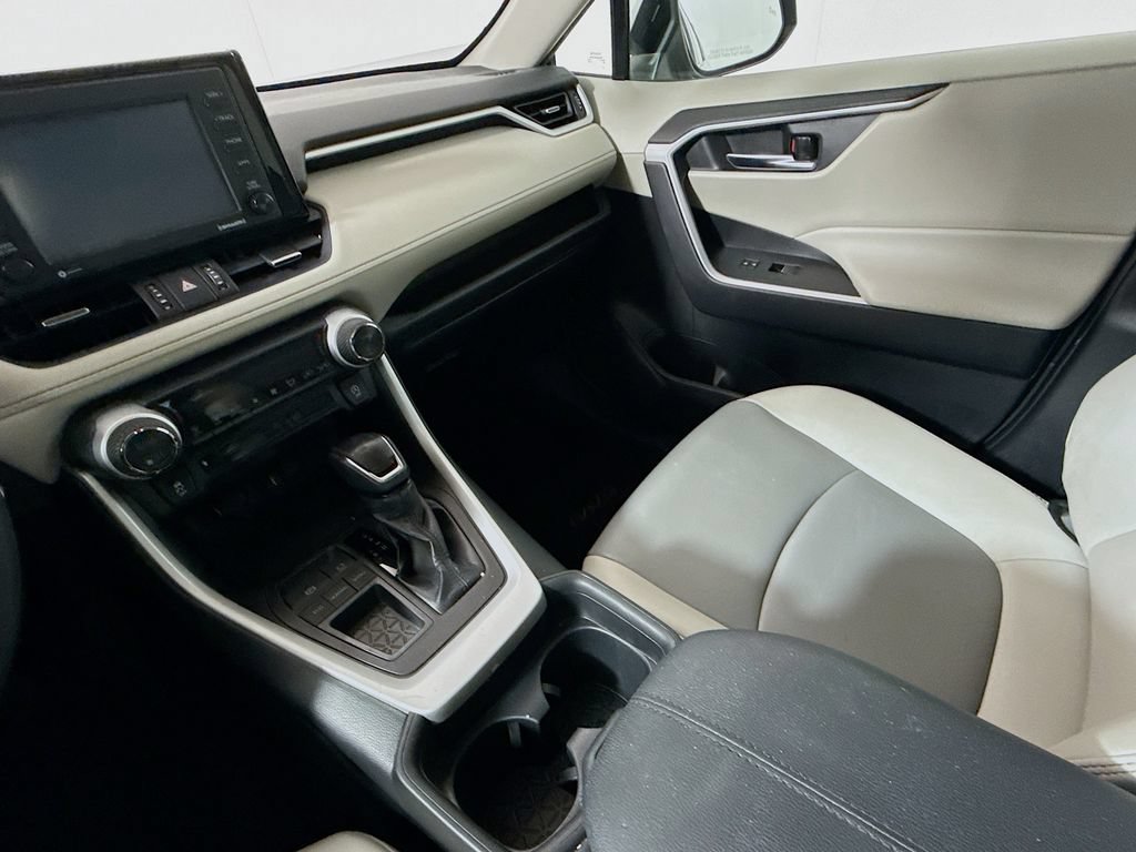 Certified 2020 Toyota RAV4 XLE Premium FWD image 22
