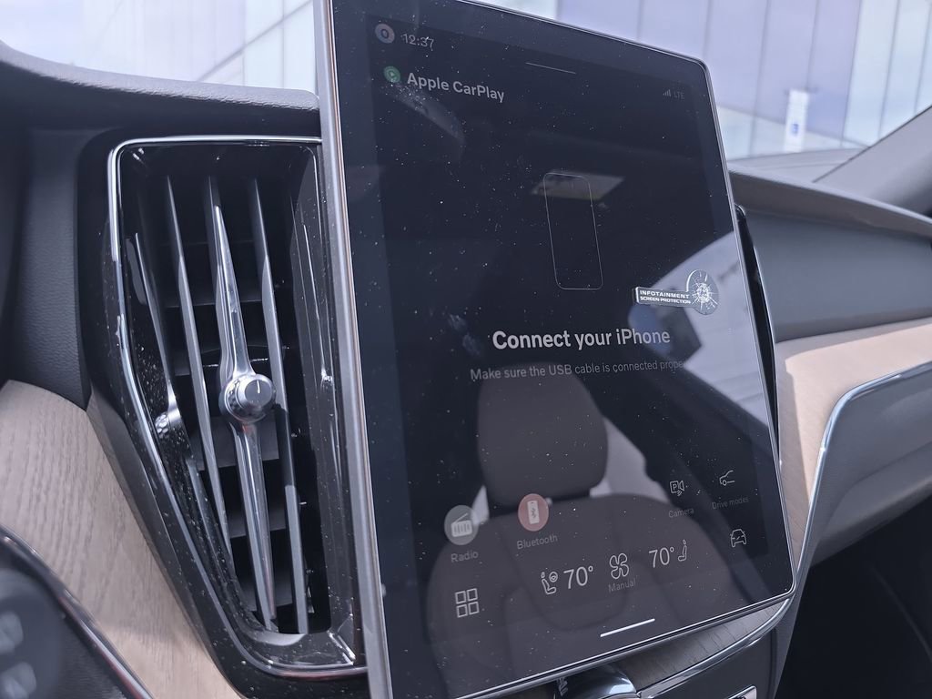 New 2026 Volvo XC60 B5 Core w/ Climate Package image 23