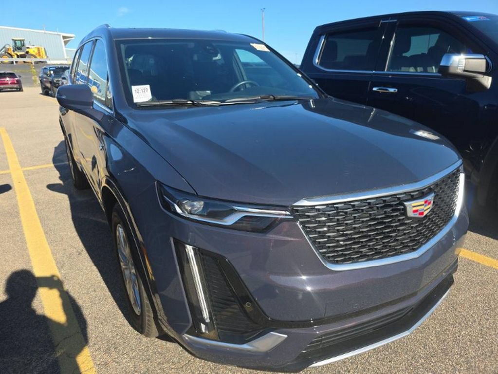 Used 2024 Cadillac XT6 Luxury w/ LPO, Floor Liner Package AWD/4WD image 3