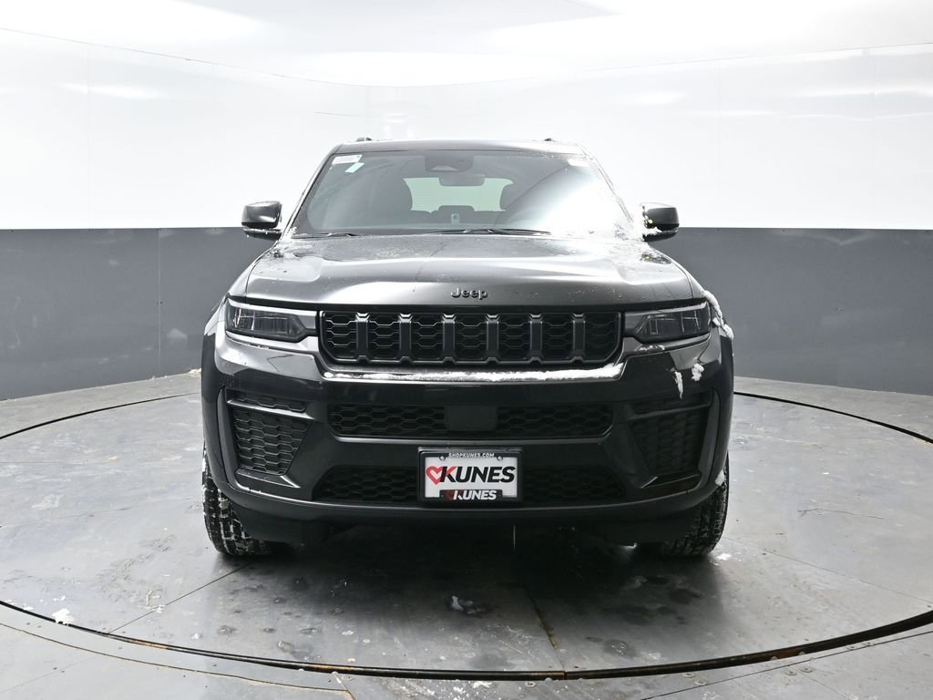 New 2026 Jeep Grand Cherokee Altitude image 4