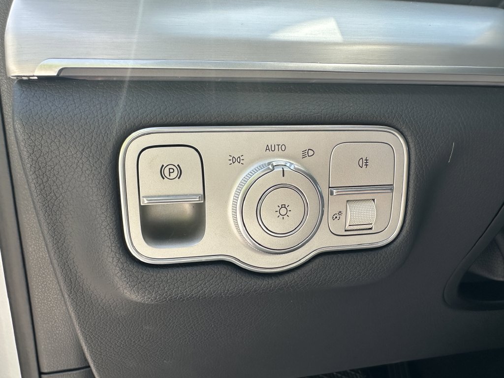 Used 2025 Mercedes-Benz GLS 450 4MATIC image 37