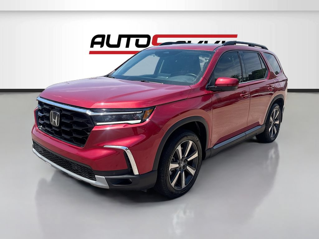 Used 2025 Honda Pilot Touring image 3