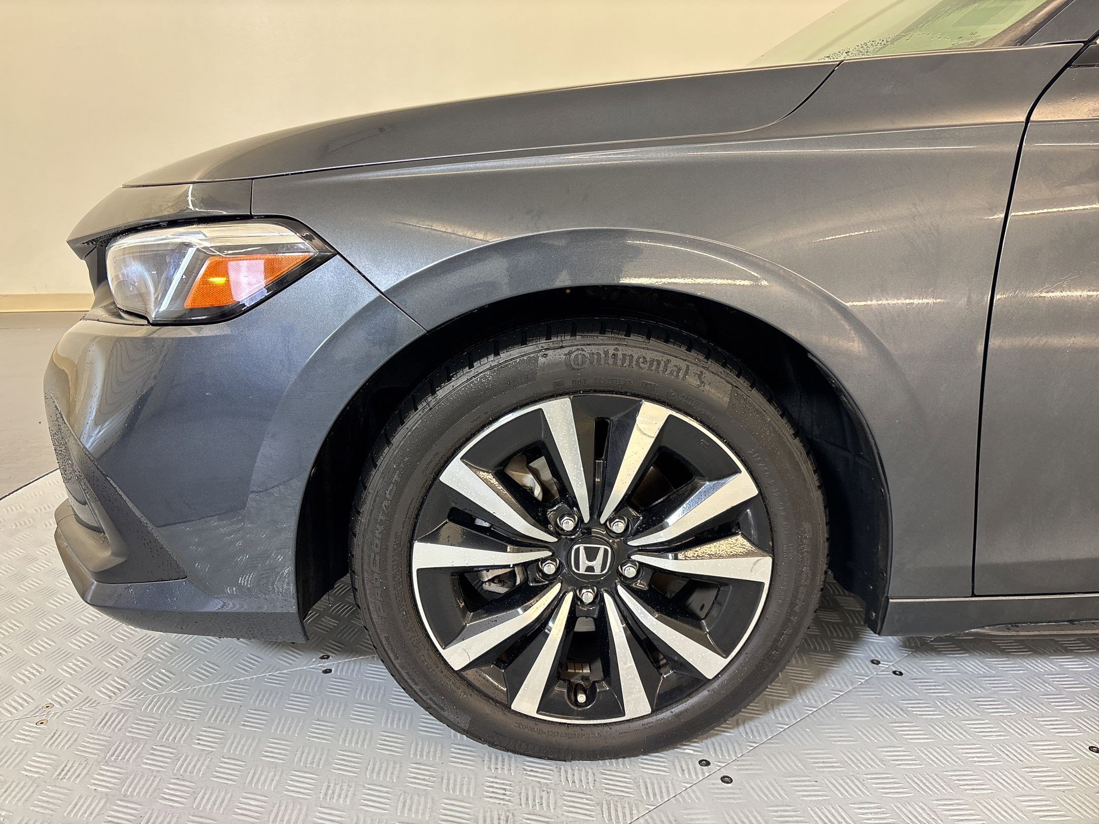 Used 2024 Honda Civic EX-L image 11