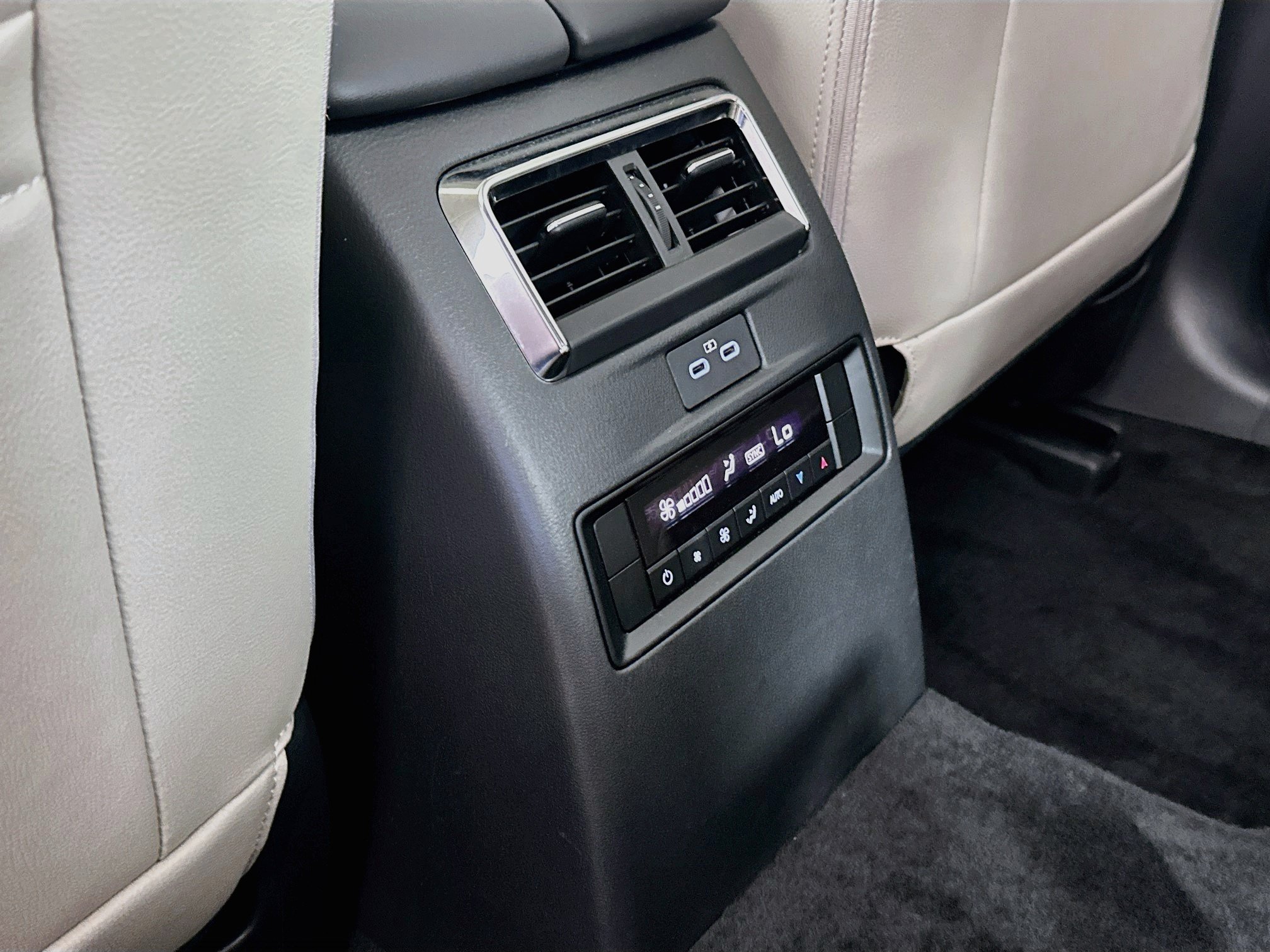 Used 2025 MAZDA CX-90 Plug-In Hybrid w/Premium Sport AWD/4WD image 28