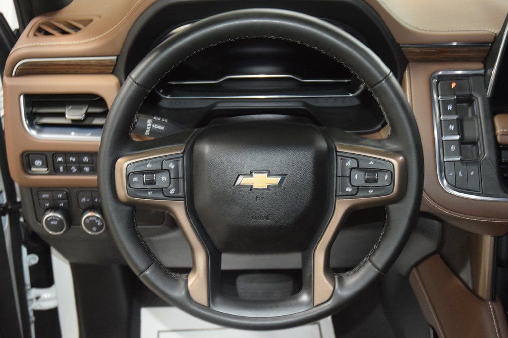 Used 2024 Chevrolet Suburban High Country AWD/4WD image 35