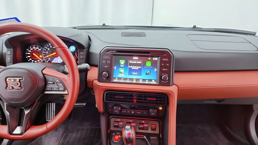 Used 2024 Nissan GT-R Premium w/ Premium Interior Package image 23