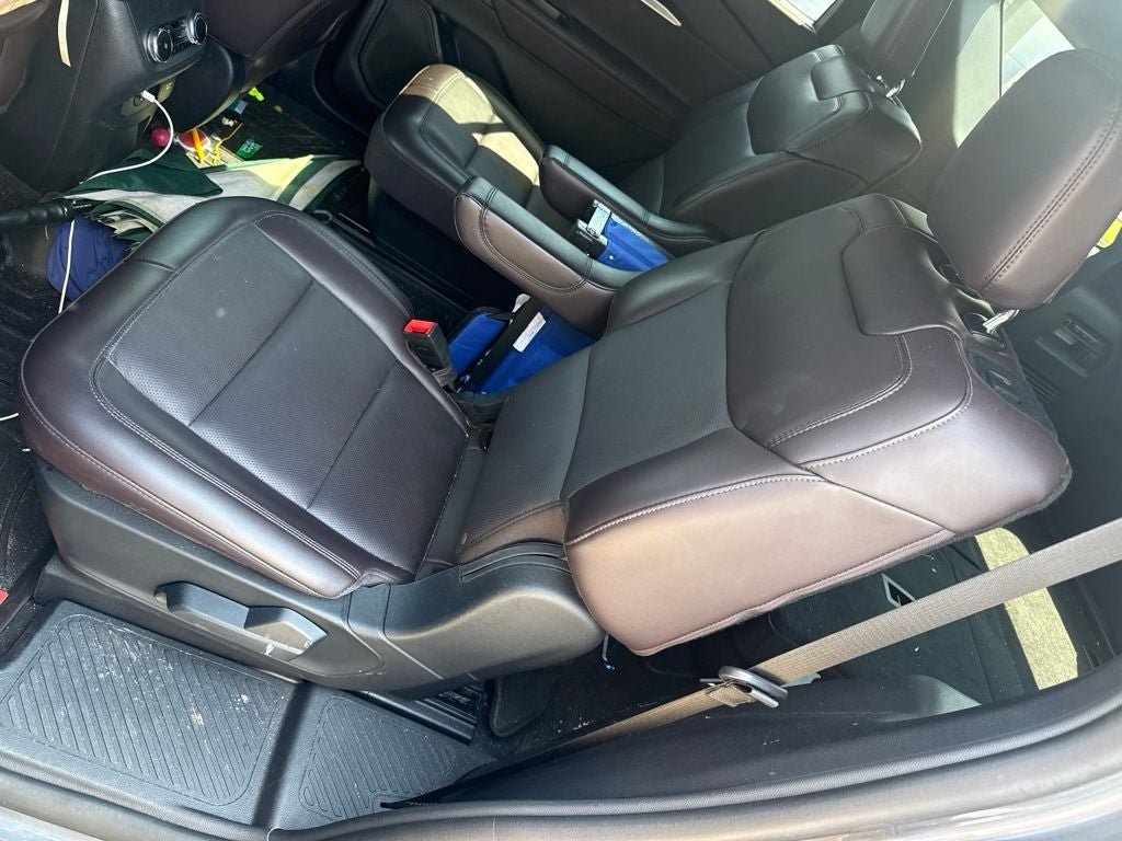 Certified 2025 Ford Explorer Platinum RWD image 17