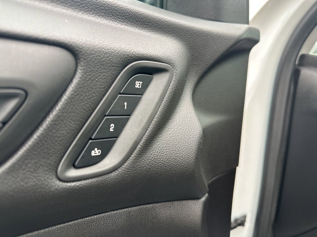 Used 2023 GMC Acadia AT4 w/ Technology Package image 29