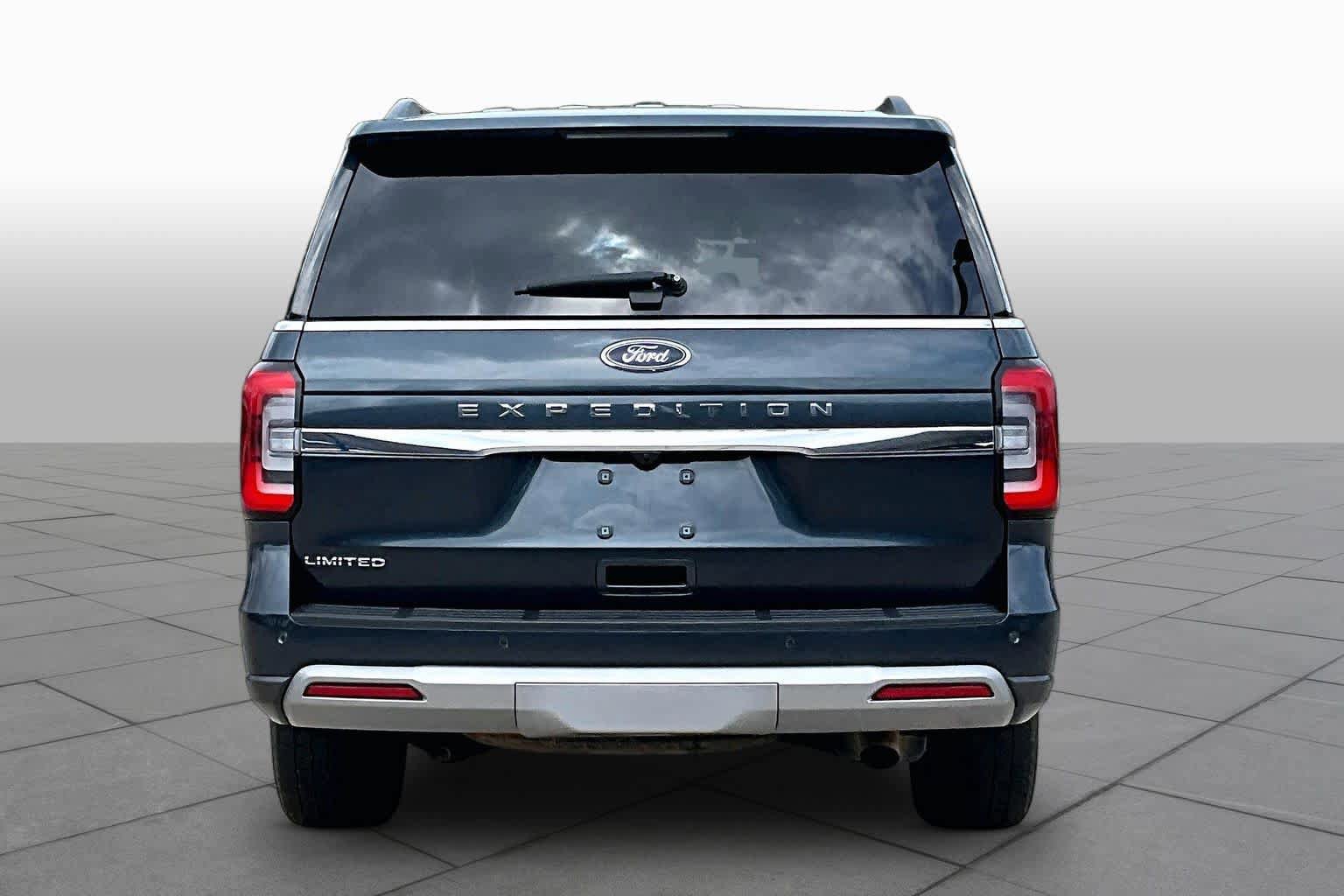 Used 2024 Ford Expedition Limited AWD/4WD image 5