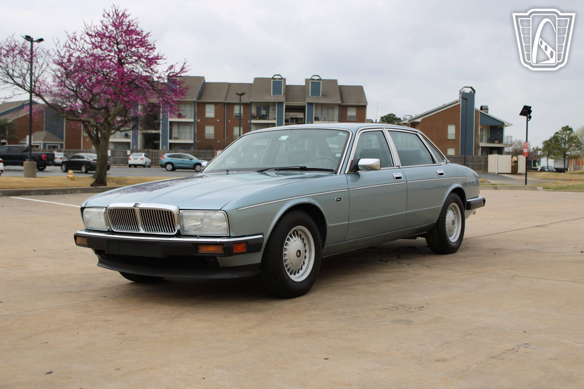 Used 1990 Jaguar XJ Vanden Plas image 3