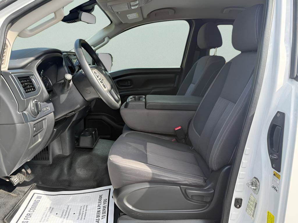 Used 2022 Nissan Titan S image 12
