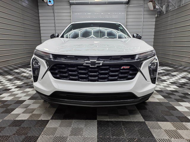 Used 2024 Chevrolet Trax RS w/ Driver Confidence Package FWD image 4
